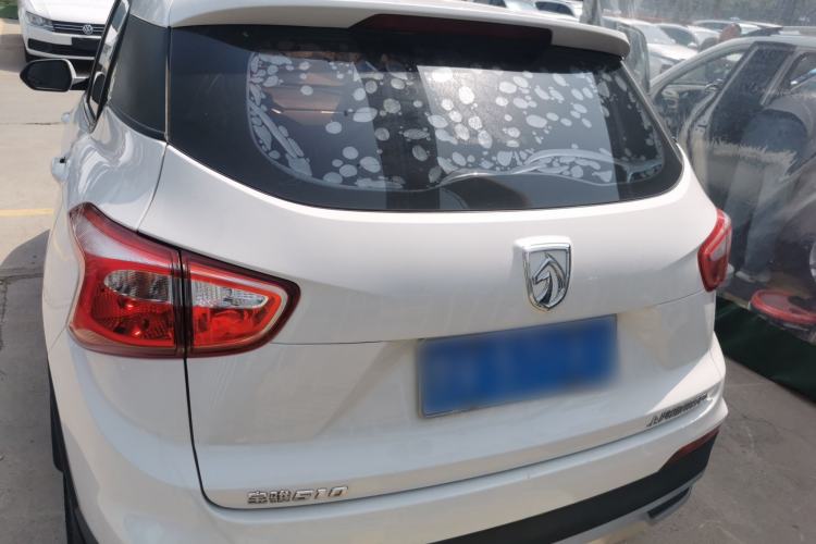 Used Baojun 510 2017 1.5L manual Comfort trim Rear