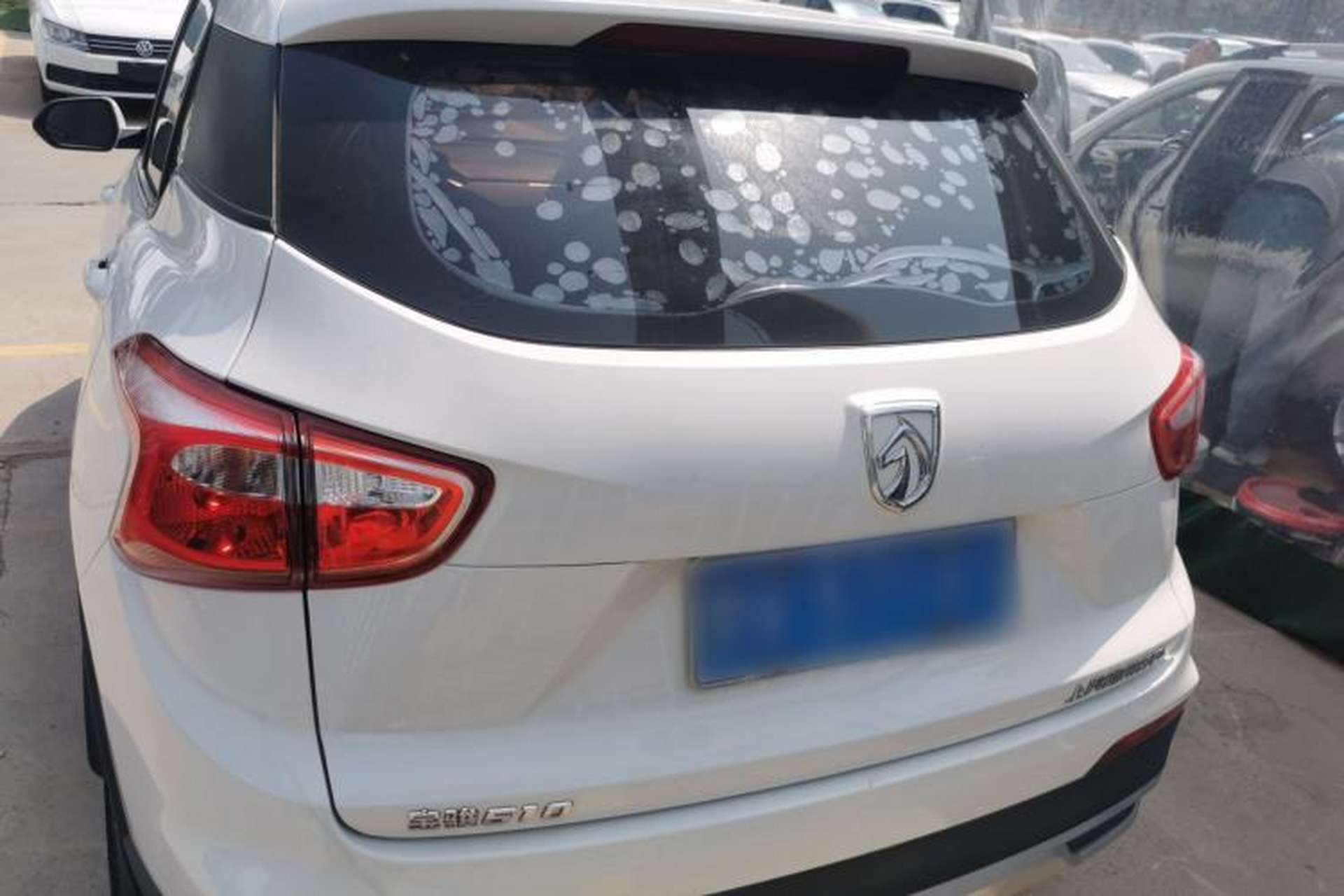 Used Baojun 510 2017 1.5L manual Comfort trim Rear