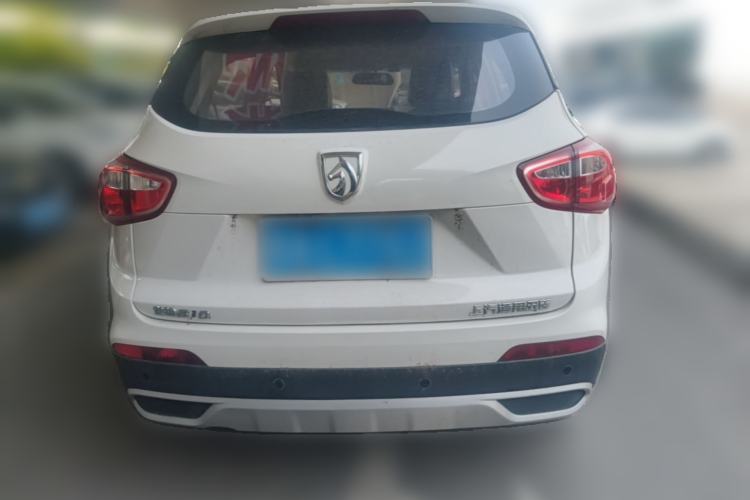 Used Baojun 510 2017 1.5L manual Comfort trim Rear