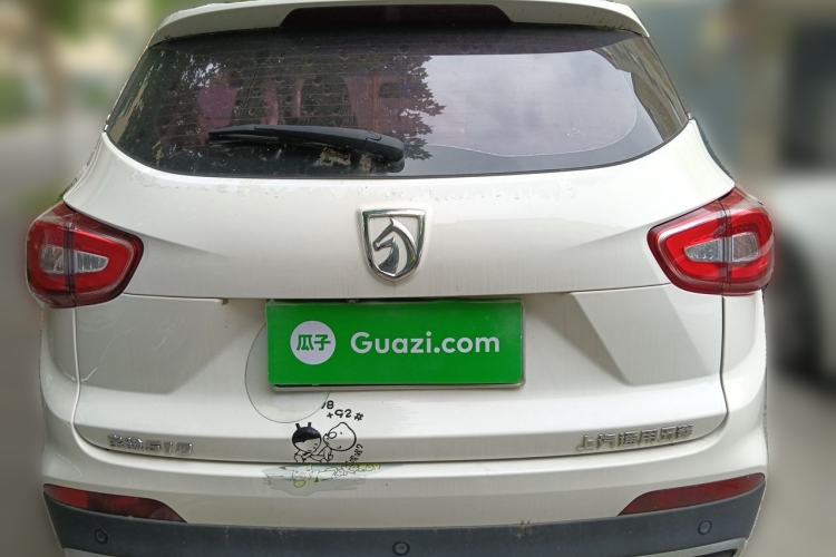 Used Baojun 510 2017 1.5L manual Comfort trim Rear