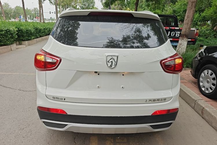 Used Baojun 510 2017 1.5L manual Comfort trim Rear
