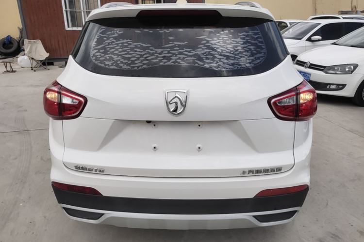 Used Baojun 510 2017 1.5L manual Comfort trim Rear