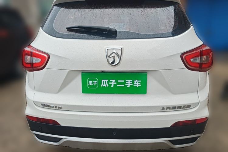 Used Baojun 510 2017 1.5L manual Comfort trim Rear