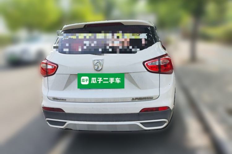 Used Baojun 510 2017 1.5L manual Comfort trim Rear