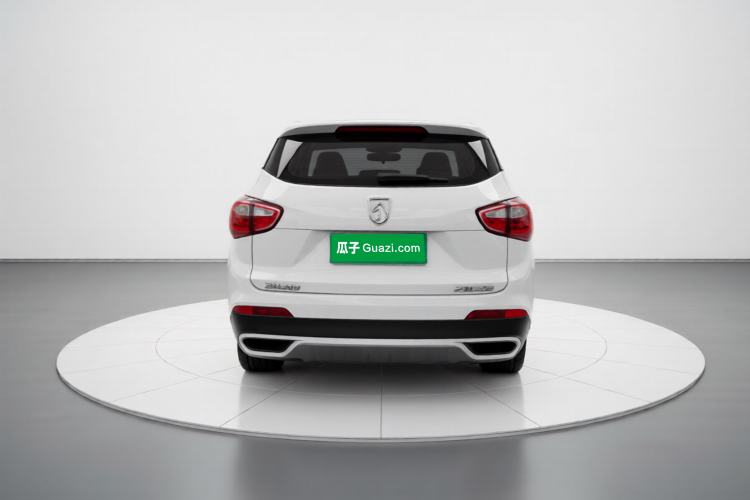 Used Baojun 510 2017 1.5L manual Comfort trim Rear