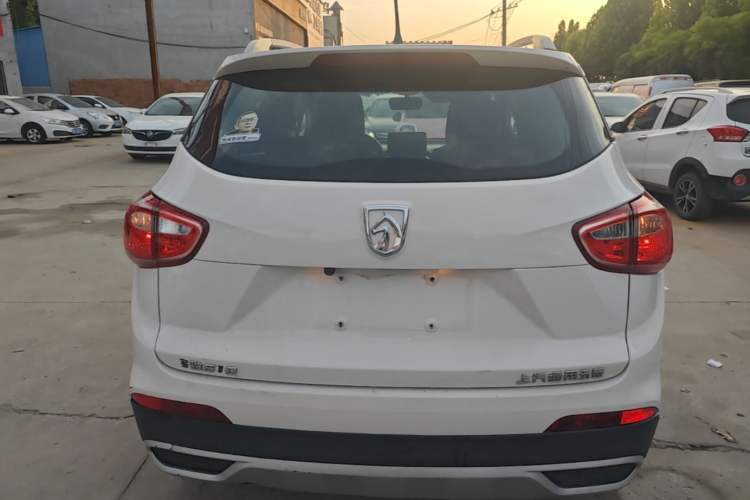 Used Baojun 510 2017 1.5L manual Comfort trim Rear