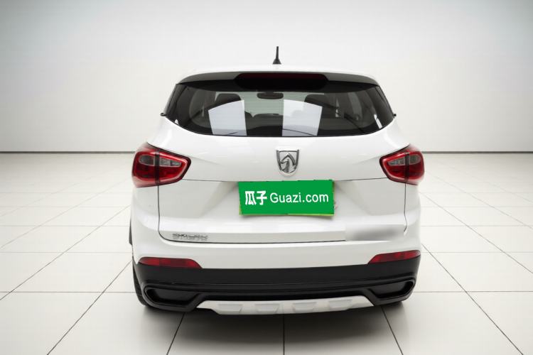 Used Baojun 510 2017 1.5L manual Comfort trim Rear
