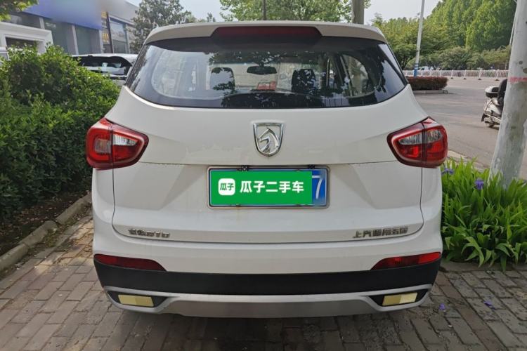 Used Baojun 510 2017 1.5L manual Comfort trim Rear