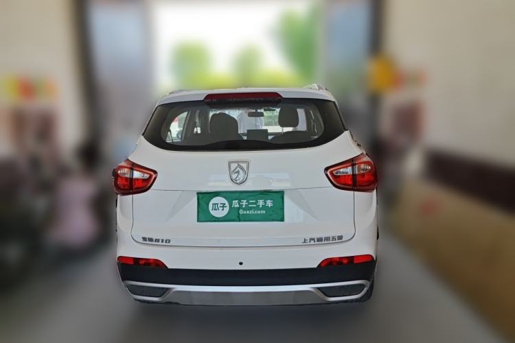 Used Baojun 510 2017 1.5L manual Comfort trim Rear