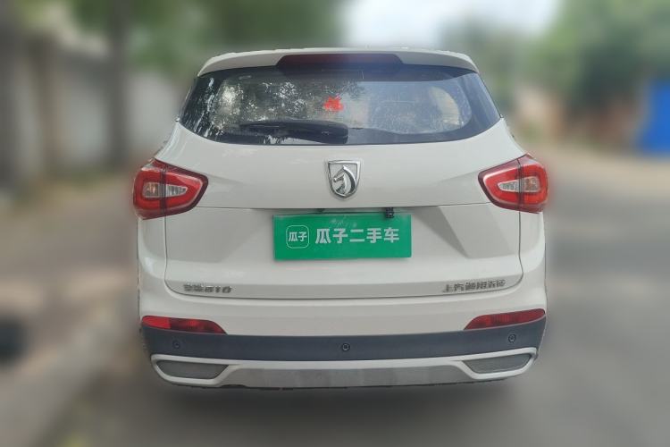Used Baojun 510 2017 1.5L manual Comfort trim Rear