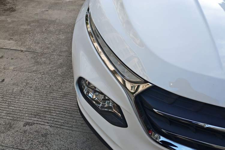 Used Baojun 510 2017 1.5L manual Comfort trim Right Front Headlight