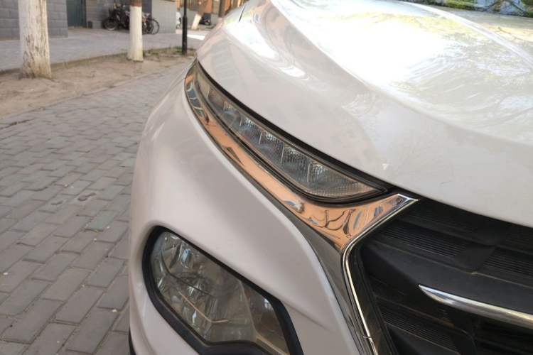 Used Baojun 510 2017 1.5L manual Comfort trim Right Front Headlight