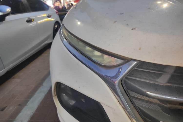 Used Baojun 510 2017 1.5L Automatic Luxury Model Right Front Headlight