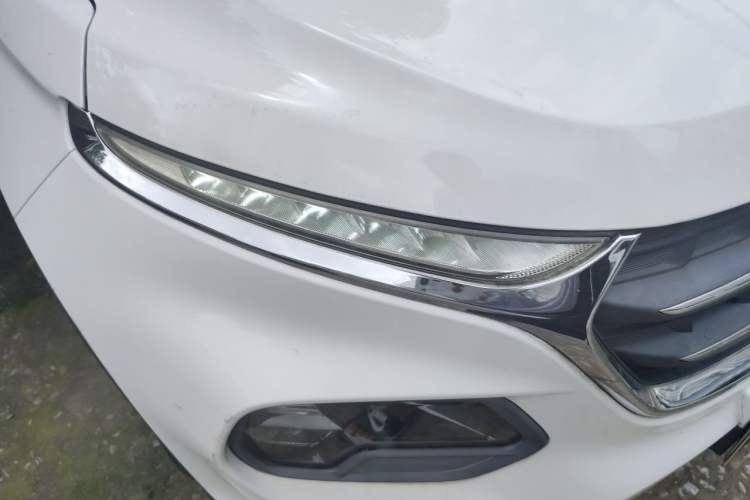 Used Baojun 510 2017 1.5L Automatic Fashion Model Right Front Headlight