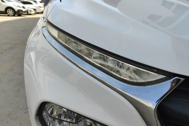 Used Baojun 510 2017 1.5L manual Comfort trim Right Front Headlight