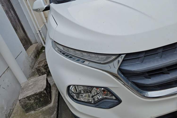 Used Baojun 510 2017 1.5L manual Comfort trim Right Front Headlight