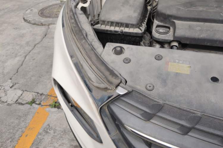 Used Baojun 510 2017 1.5L Automatic Fashion Model Right Front Headlight
