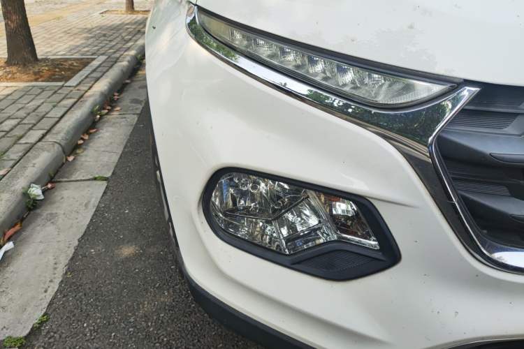 Used Baojun 510 2017 1.5L manual Comfort trim Right Front Headlight