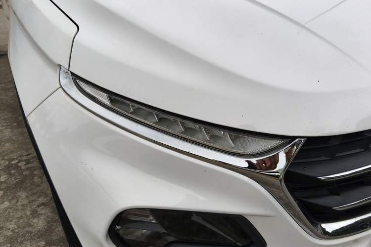 Used Baojun 510 2017 1.5L Automatic Fashion Model Right Front Headlight