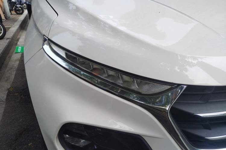 Used Baojun 510 2017 1.5L Automatic Luxury Model Right Front Headlight