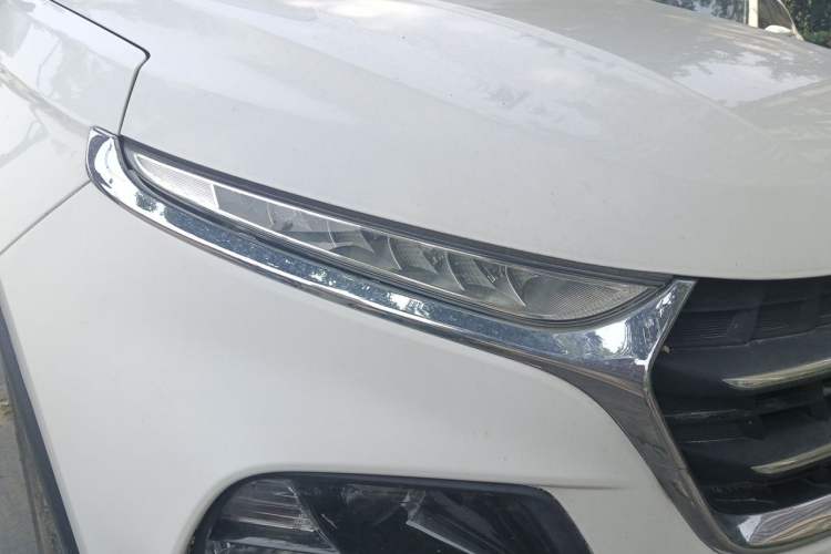 Used Baojun 510 2017 1.5L Automatic Fashion Model Right Front Headlight