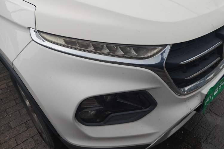 Used Baojun 510 2017 1.5L Automatic Fashion Model Right Front Headlight