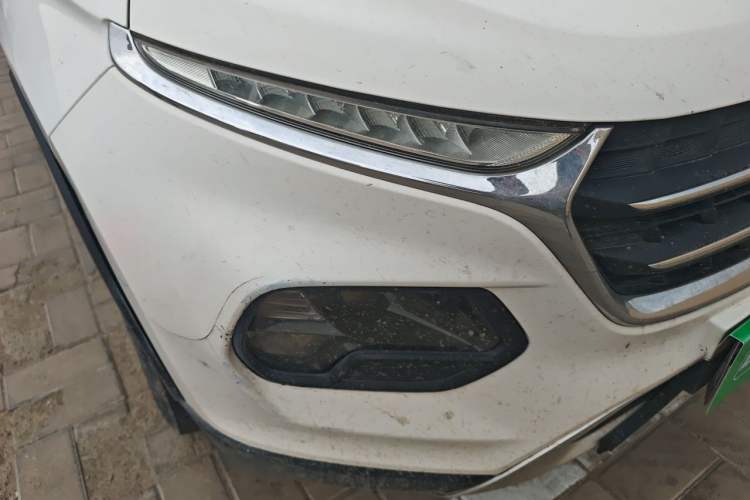 Used Baojun 510 2017 1.5L manual Comfort trim Right Front Headlight