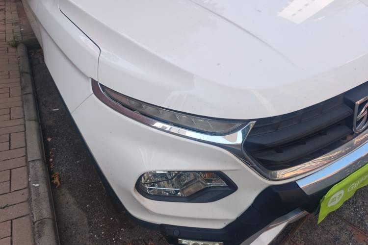 Used Baojun 510 2017 1.5L manual Comfort trim Right Front Headlight