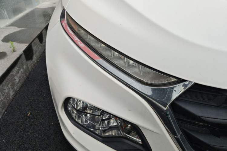 Used Baojun 510 2017 1.5L manual Comfort trim Right Front Headlight