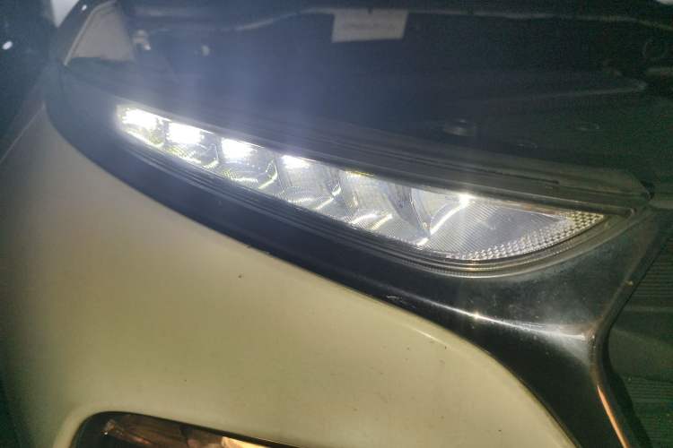 Used Baojun 510 2017 1.5L Automatic Luxury Model Right Front Headlight