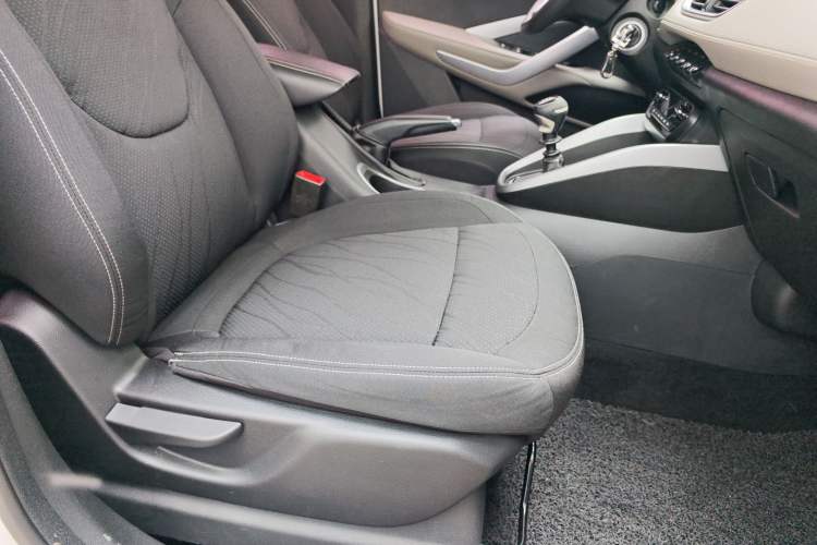 Used Baojun 510 2017 1.5L manual Comfort trim Right Front Seat