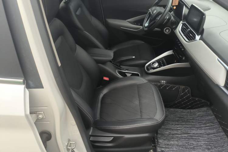 Used Baojun 510 2017 1.5L Automatic Fashion Model Right Front Seat