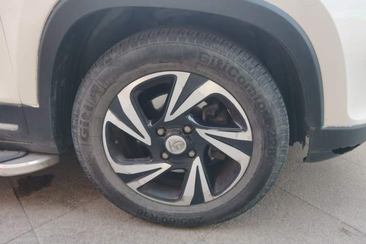 Used Baojun 510 2017 1.5L Automatic Luxury Model Right Front Wheel Hub