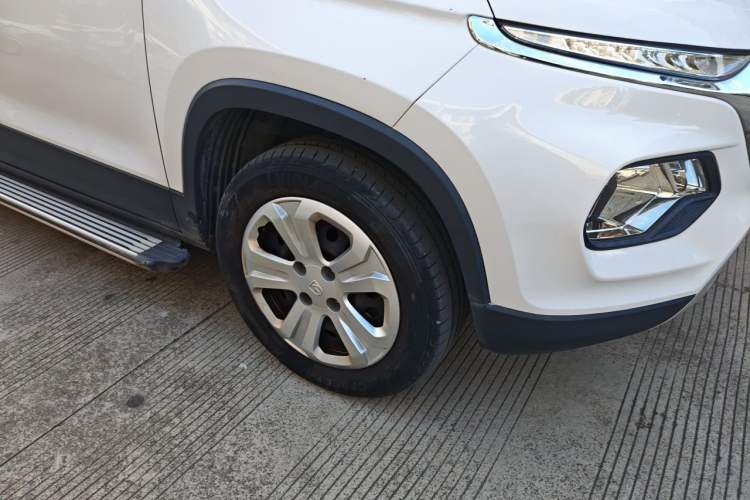 Used Baojun 510 2017 1.5L manual Comfort trim Right Front Wheel Hub