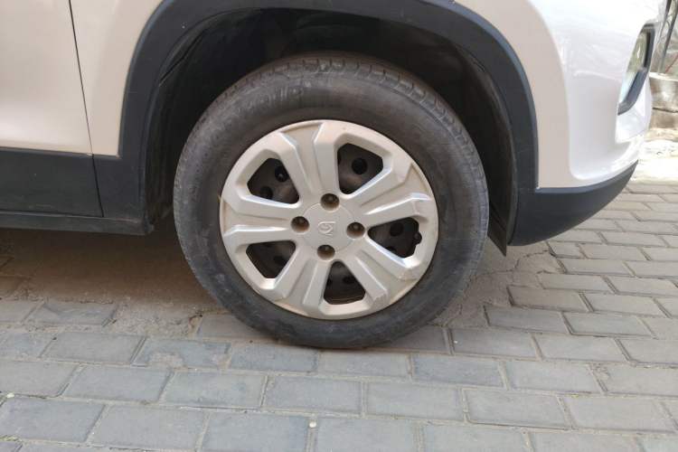 Used Baojun 510 2017 1.5L manual Comfort trim Right Front Wheel Hub