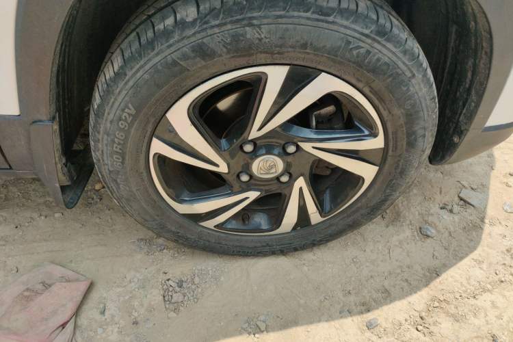 Used Baojun 510 2017 1.5L Manual Luxury Model Right Front Wheel Hub