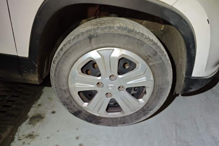 Used Baojun 510 2017 1.5L manual Comfort trim Right Front Wheel Hub