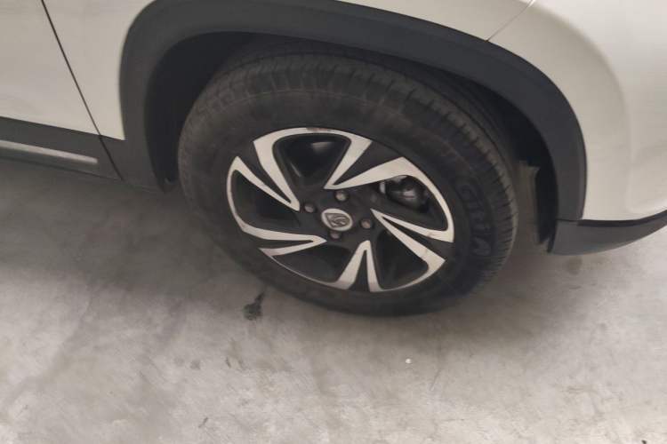 Used Baojun 510 2017 1.5L Manual Luxury Model Right Front Wheel Hub