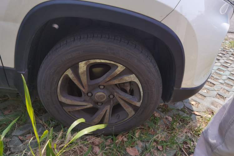 Used Baojun 510 2017 1.5L Automatic Luxury Model Right Front Wheel Hub