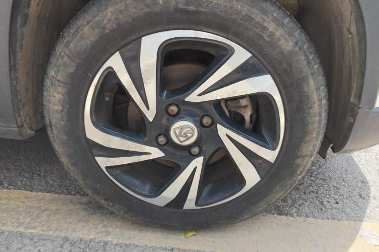 Used Baojun 510 2017 1.5L Manual Luxury Model Right Front Wheel Hub