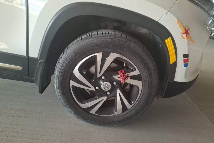 Used Baojun 510 2017 1.5L Manual Luxury Model Right Front Wheel Hub