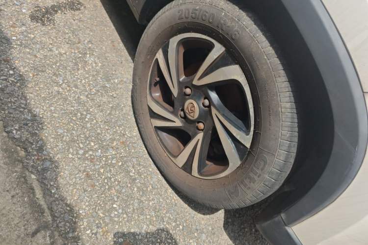 Used Baojun 510 2017 1.5L Automatic Luxury Model Right Front Wheel Hub