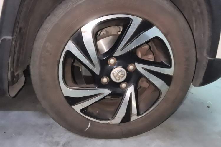 Used Baojun 510 2017 1.5L Manual Luxury Model Right Front Wheel Hub