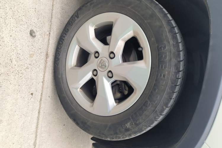Used Baojun 510 2017 1.5L Manual Fashion Model Right Front Wheel Hub