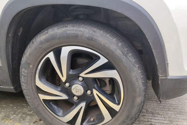 Used Baojun 510 2017 1.5L Automatic Luxury Model Right Front Wheel Hub