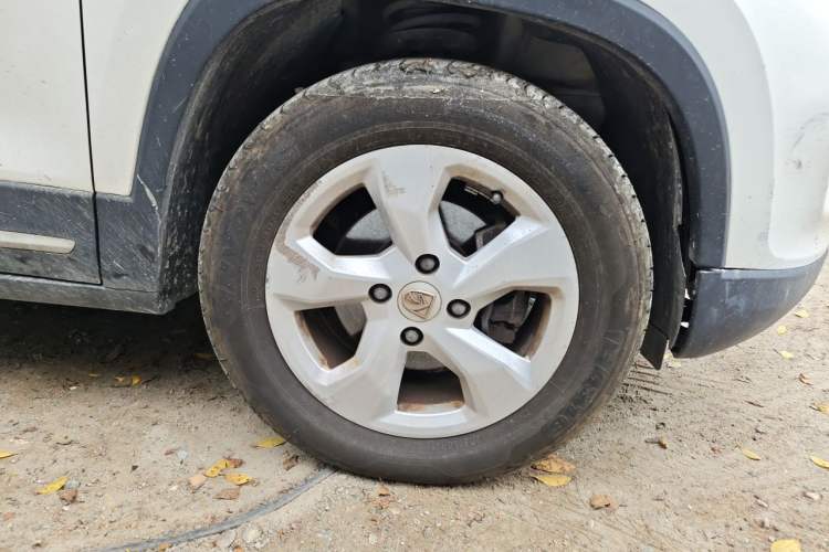 Used Baojun 510 2017 1.5L Manual Fashion Model Right Front Wheel Hub