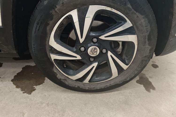 Used Baojun 510 2017 1.5L Automatic Luxury Model Right Front Wheel Hub
