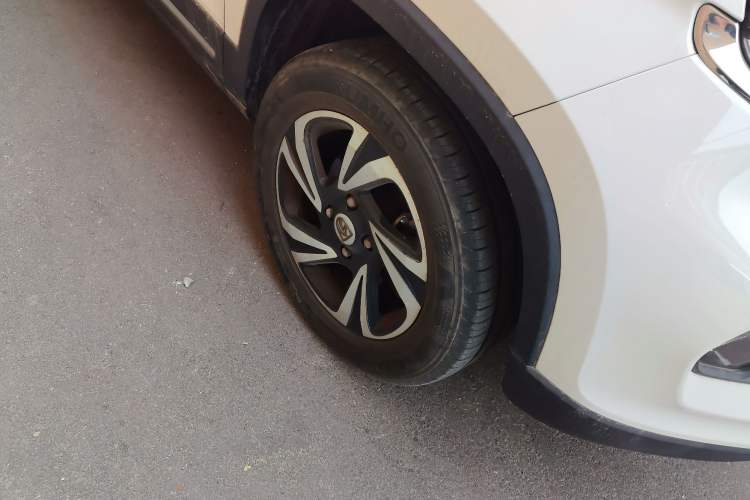 Used Baojun 510 2017 1.5L Manual Fashion Model Right Front Wheel Hub