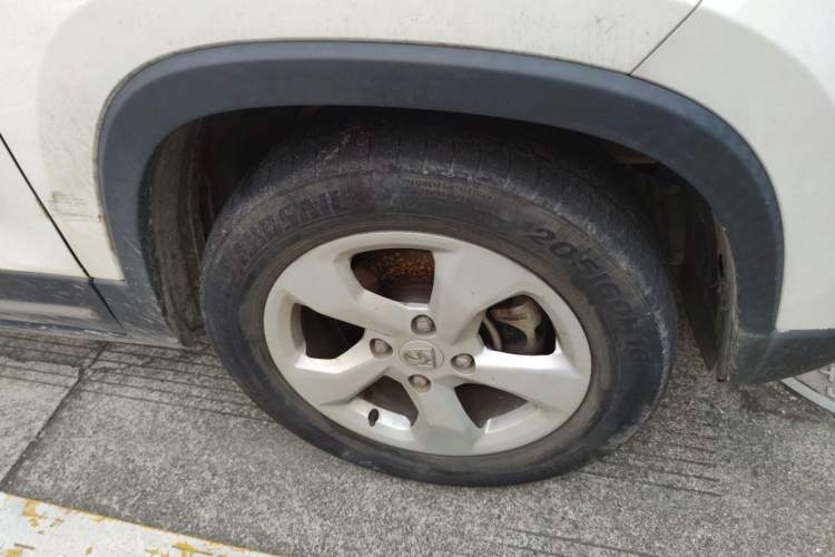 Used Baojun 510 2017 1.5L Manual Fashion Model Right Front Wheel Hub