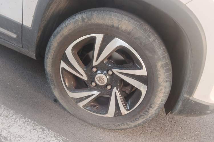 Used Baojun 510 2017 1.5L Automatic Luxury Model Right Front Wheel Hub